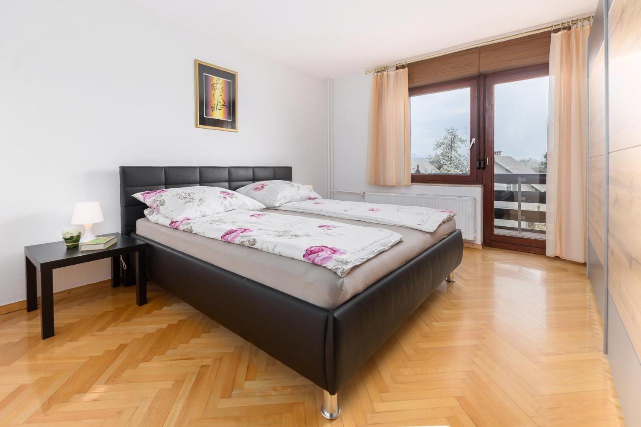 Apartment Valy - Free Bikes, Relaxing Terrace & Near Bled Exterior foto